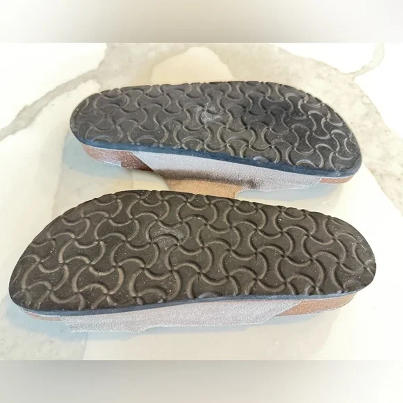 Skechers Granola Luxe Foam Dual Strap Slide Sandals. Women’s size 6. Taupe - Picture 10 of 16